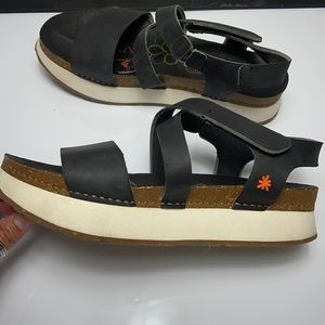 The Art Company wedge sandals navy blue US sz 10